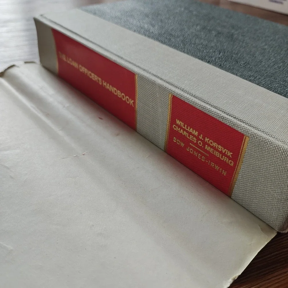 The‎ Loan Officer's Handbook William Korsvik Charles Meiburg 1986 9780870946158
